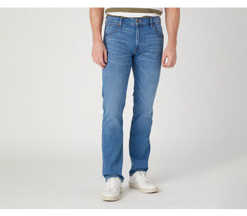 De voorzijde van de Wrangler Greensboro Vito Heren Jeans.